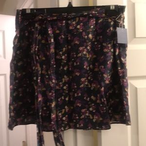 Adorable semi mini skirt